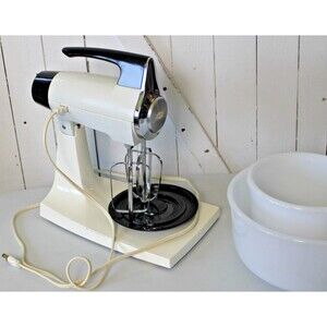 Vintage Sunbeam Mixmaster Mixer 12 Speed, Tested, Beaters, 2 Bowls Works